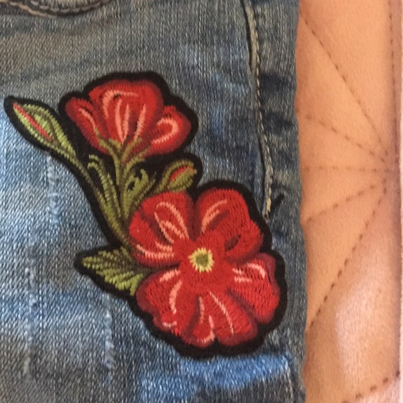 Black Daisy embroidered Distressed jeans - Picture 3 of 4